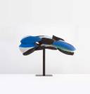 Etienne-Martin Nuage 1982. Bois peint . 27 x 21,5 x 74,5 cm.