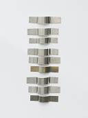 Susana Solano Mueca I 2016 Acier inoxydable. 101 x 6 x 40 cm